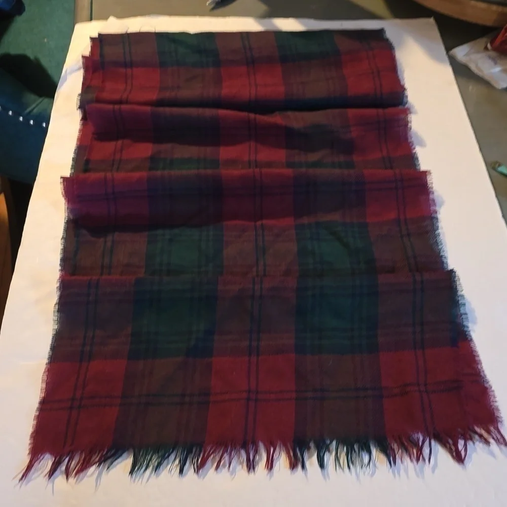 Lochcarron 100% Wool Burgundy red Tartan Plaid lighter weight Scarf Shawl Wrap
